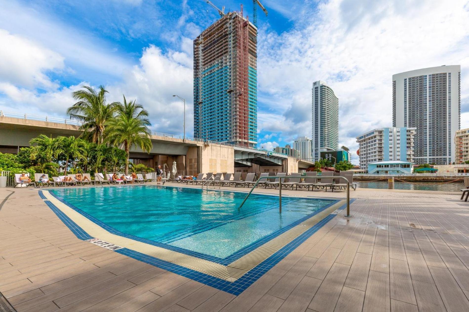 Modern One Bedroom Rental At Beach Walk Resort Miami 18Th Floor Hallandale Beach Εξωτερικό φωτογραφία
