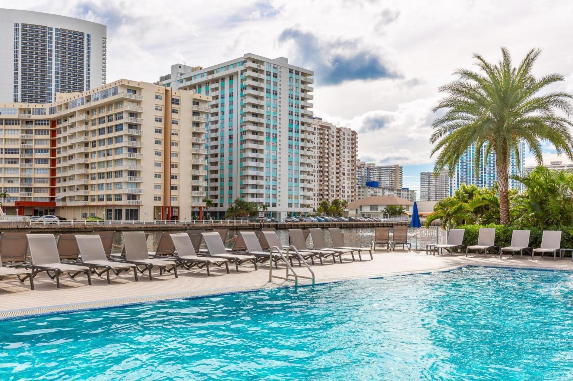 Modern One Bedroom Rental At Beach Walk Resort Miami 18Th Floor Hallandale Beach Εξωτερικό φωτογραφία